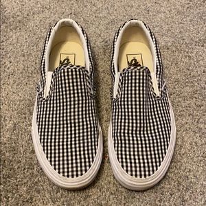 Van black and white check